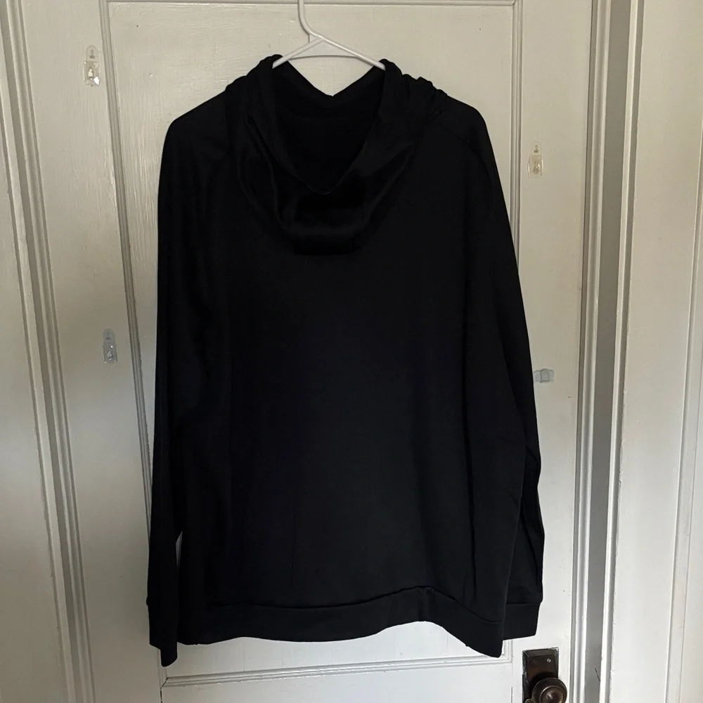 Under Armour Men's Black and White Hoodie Sweatshirt - Picture 5 of 6